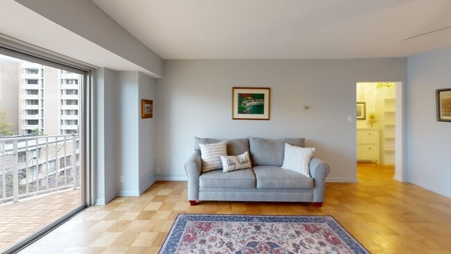 Harbour Square unit N503, Washington, DC 20024 - photo 2