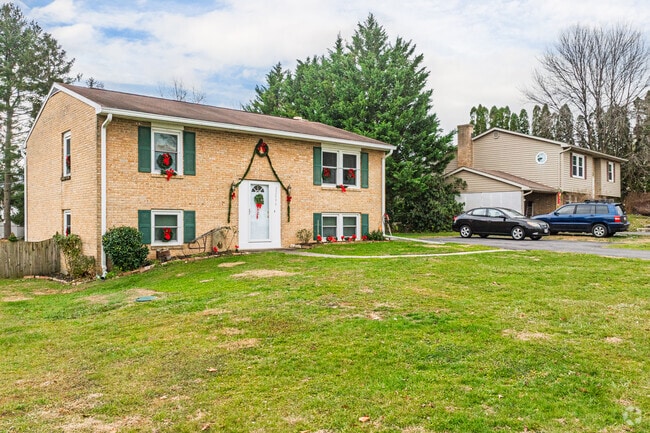 Cavetown residents get into the holiday spirit by decorating.