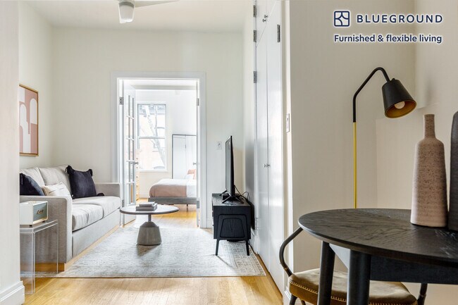 72 Charles St unit FL3-ID490, New York, NY 10014 - photo 3