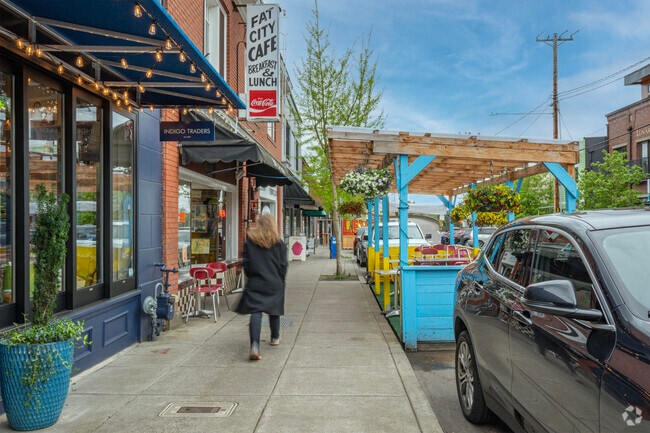 Markham residents are minutes from boutique shopping and dining experiences available in Multnomah Village.