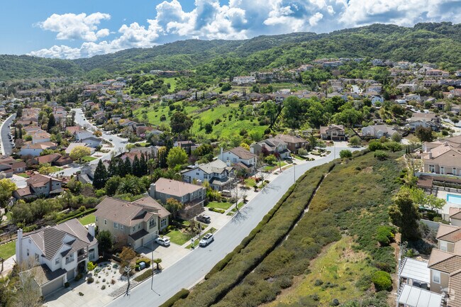 Country View Estates is a serene retreat at the edge of the San Jose foothills.