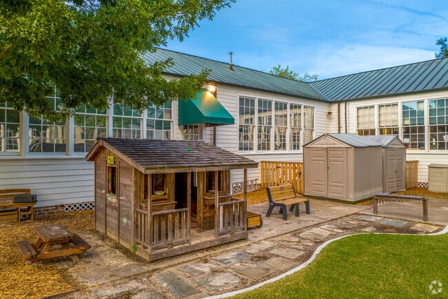 Metairie Park Country Day School has outdoor classrooms in Old Metairie.