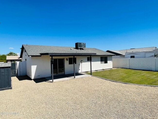 1145 W Tulane Dr unit Private Room, Tempe, AZ 85283 - photo 2