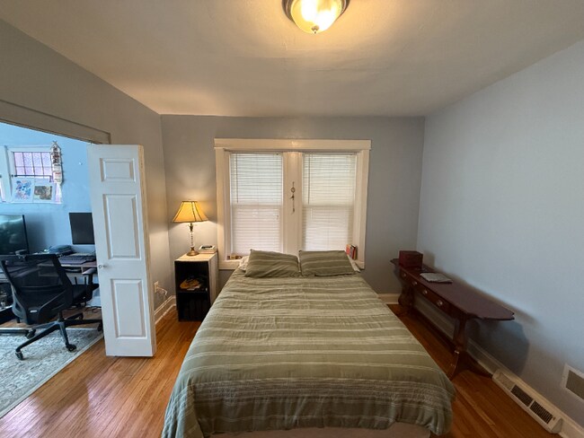 5225 Bancroft Ave, Saint Louis, MO 63109 - photo 6