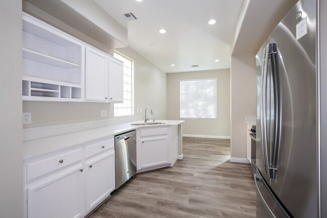 4404 Altamira Cave Dr, North Las Vegas, NV 89031 - photo 7