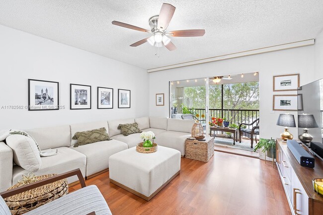 Plymouth at Century Village, Pembroke Pines, FL 33027 - photo 7