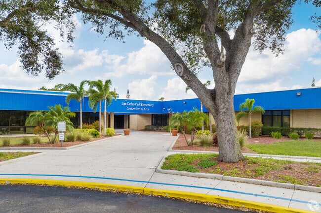 San Carlos Park Elementary school as a B minus school with 680 students.