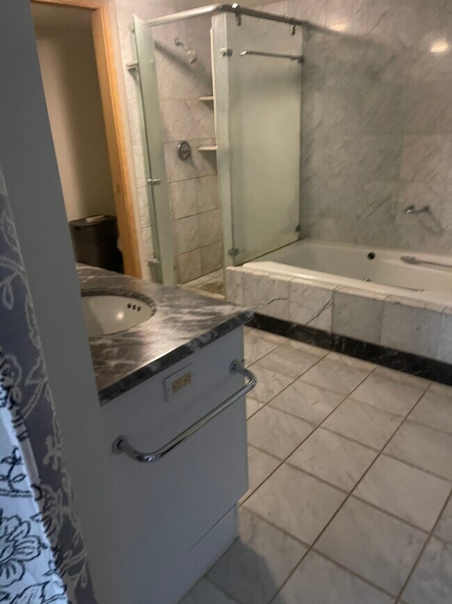 Waikiki Landmark Apartments unit 707, Honolulu, HI 96815 - photo 7