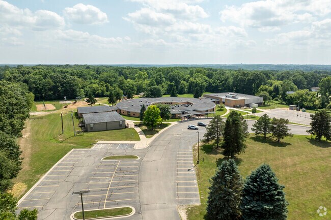 Hartland Round Elementary School offers a variety of programs that challenge children.