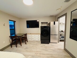 2116 NE 8th Place, Cape Coral, FL 33909