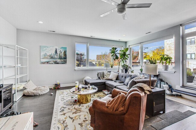 3620 W Irving Park Rd unit 2R, Chicago, IL 60618 - photo 3