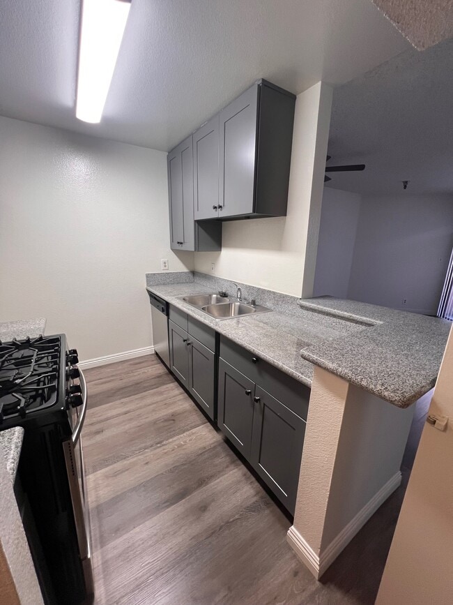 1791 Sycamore Ave N unit 413, Los Angeles, CA 90028 - photo 5