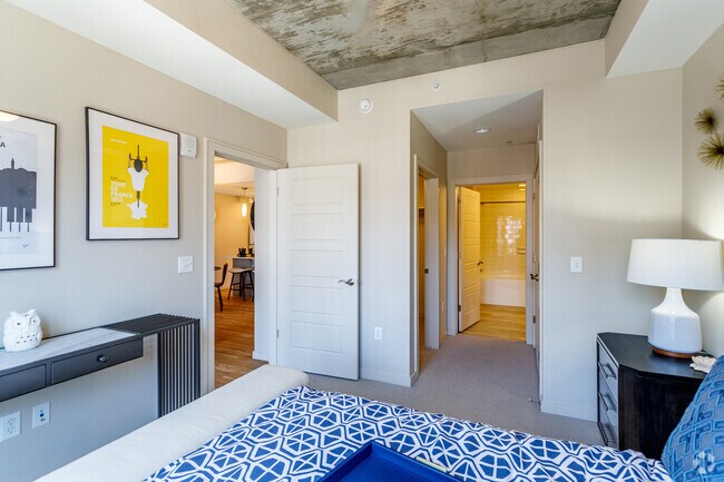 1BR, 1BA - Gillespie