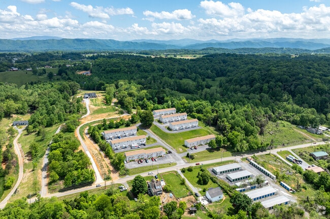 Colonial Apartment Complex, Jonesborough, TN 37659 - photo 4