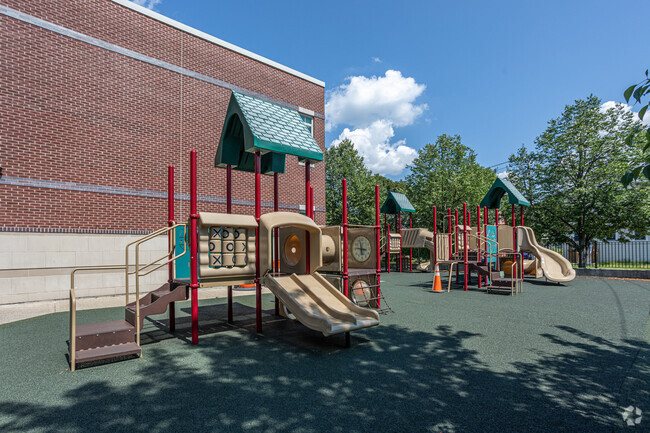 Dallin Elementary School playground for young kids in Arlington.