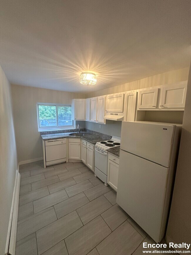 63 Selkirk Rd unit 9, Brighton, MA 02135 - photo 4