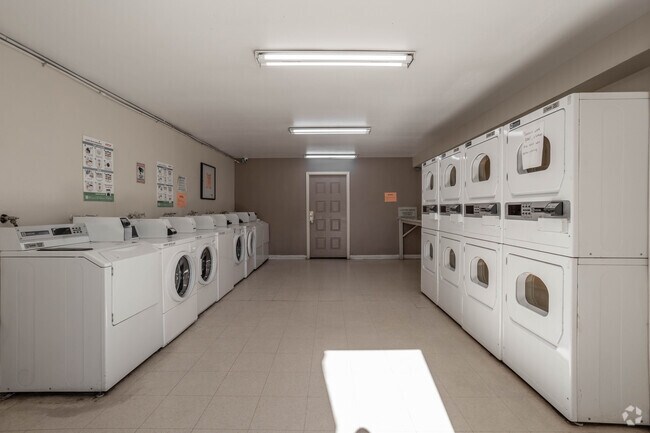 Falcon Pointe Apartments, Riverside, CA 92507 - photo 6