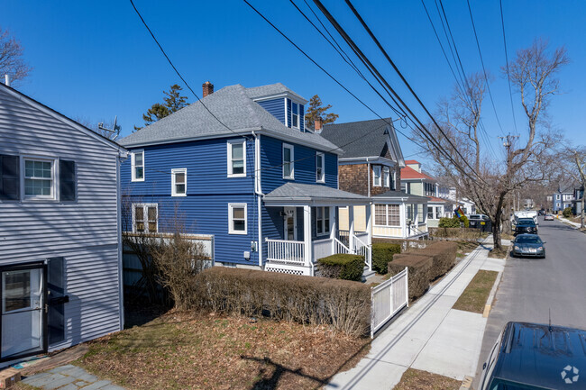 Colorful Houses in the Memorial Boulevard Neighborhood
