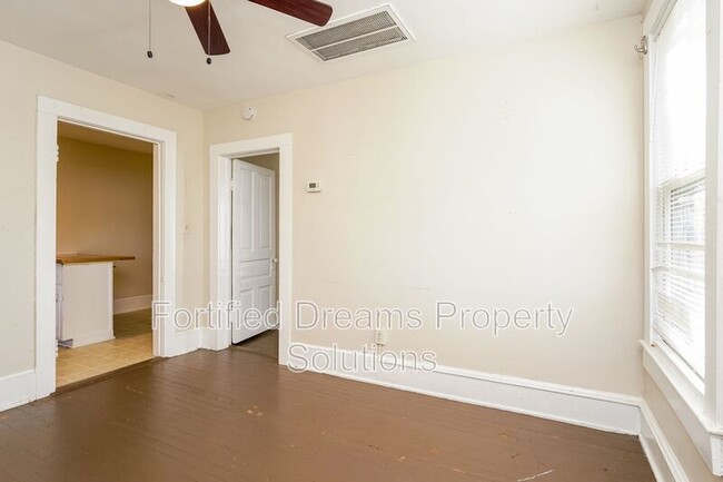 400 S Spring St unit C, Greensboro, NC 27401 - photo 4