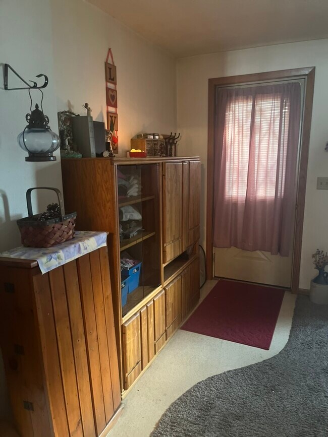 2284 Jackson St unit 2284, Dubuque, IA 52001 - photo 3