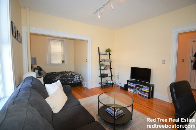 15 Park Dr unit 5, Boston, MA 02215 - photo 2