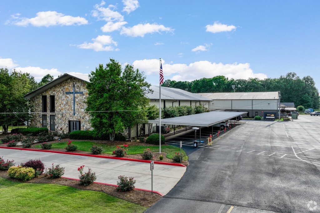 Praise Academy is a private Christian school located in Powder Springs.