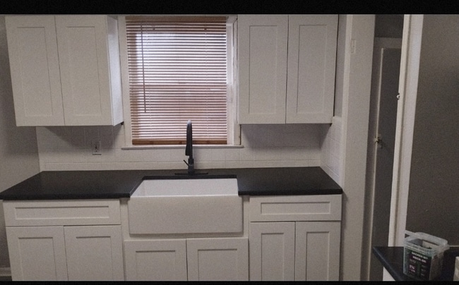 7601 Heyden St, Detroit, MI 48228 - photo 3