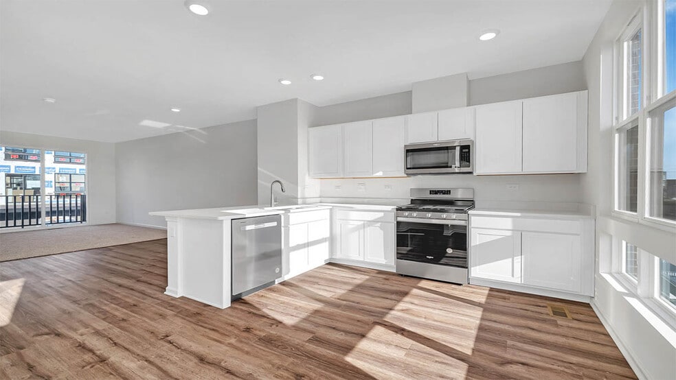 302 Summit Cir, Lombard, IL 60148 - photo 1