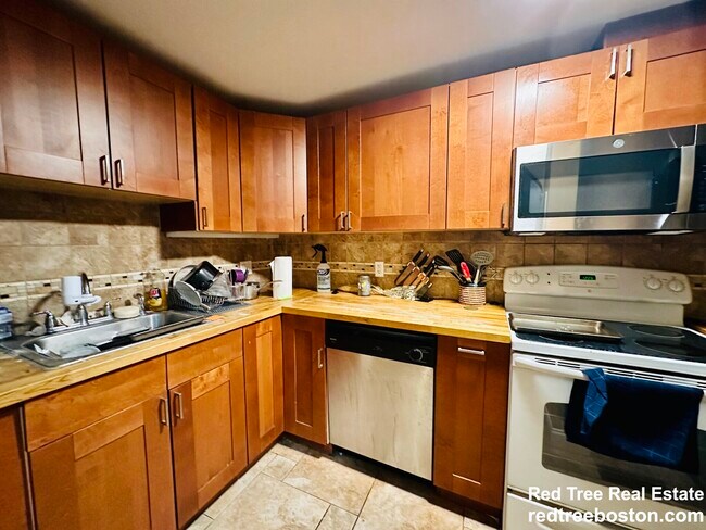 31 Brainerd Rd unit 31, Allston, MA 02134 - photo 2