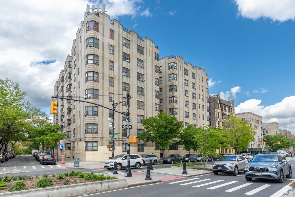  1 Family Home for Sale On Nelson St, Bronx, NY 10452 MLS 11323386