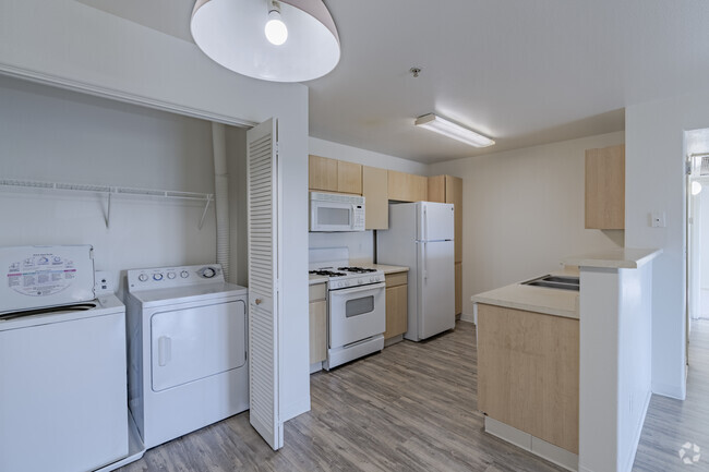 2BR, 2BA - 1,006SF Kitchen