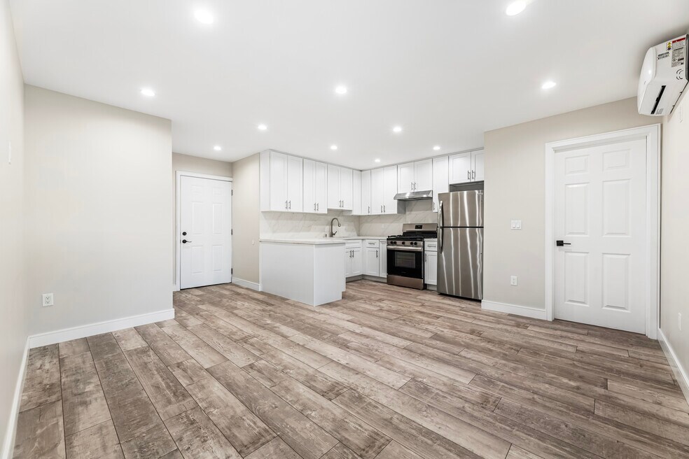 2061 N Vermont Ave unit 2057 half, Los Angeles, CA 90027 - photo 1