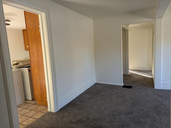 709 E 2nd St unit 2, Defiance, OH 43512 - photo 6