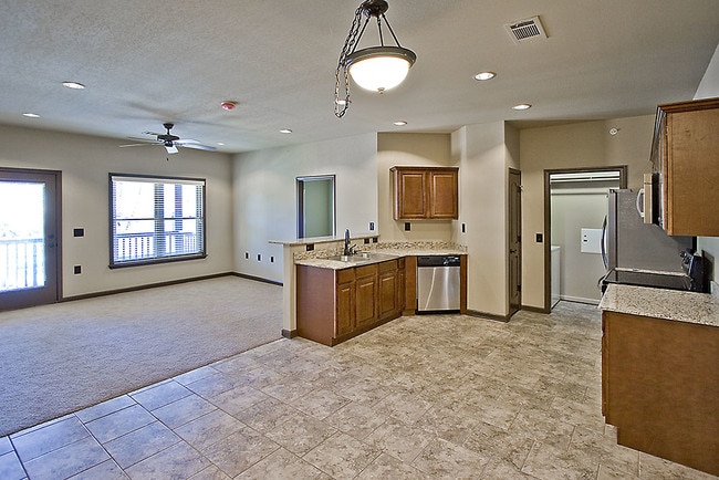 1930 N Reynolds Rd unit 104, Bryant, AR 72022 - photo 3