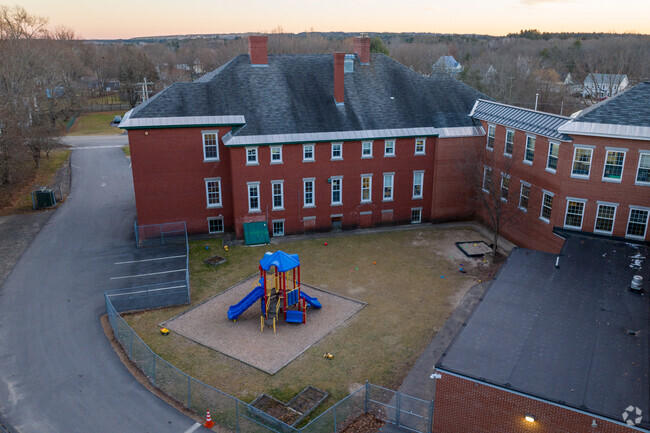 Gonic Elementary School is a public school in Strafford County.