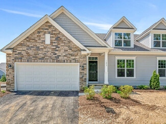 1683 Bookfield Ln, Grove City, OH 43123