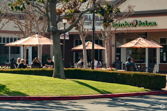 Jamba Juice at the market place is a great place for a refreshing drink.