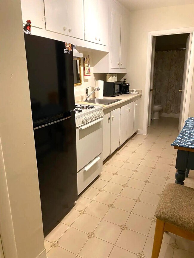 7 Wendell St unit 2, Cambridge, MA 02138 - photo 4