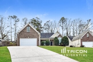 5746 Lakeside Dr, Union City, GA 30291