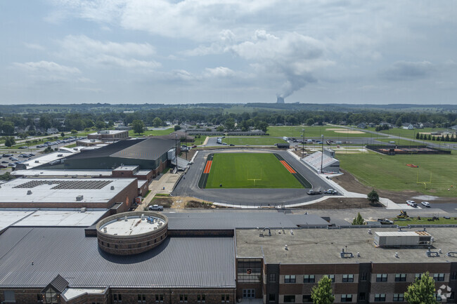 Byron High School has a student-teacher ratio of 13 to 1.