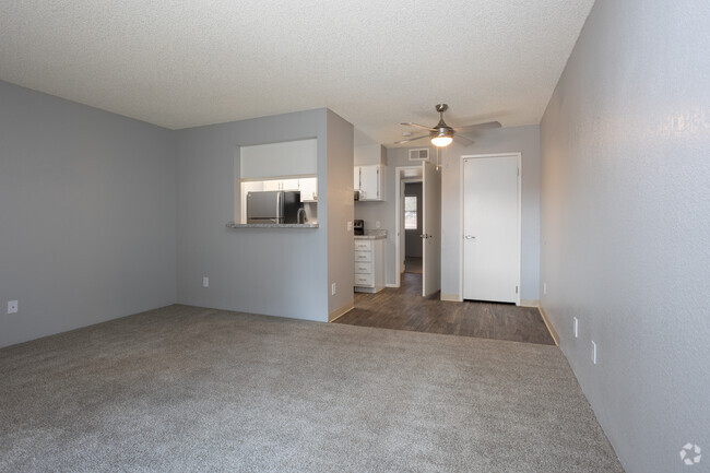 1BR, 1BA - 640SF
