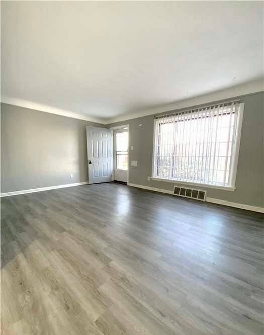 4172 Lambert Rd, Cleveland, OH 44121 - photo 7