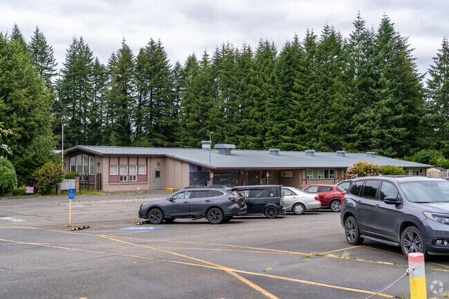 Highland Elementary School is a public school in Reedsport.
