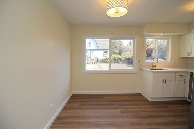 1865-1865 SE Oak St unit 1847, Portland, OR 97214 - photo 5