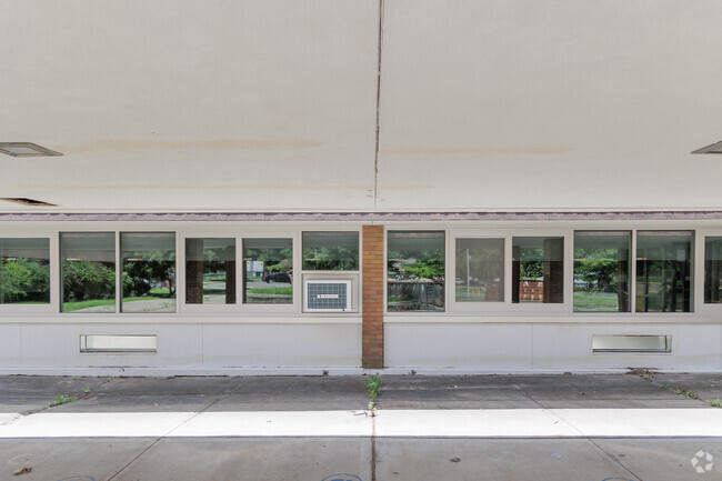 27% of students at Margetts Elementary School are proficient in math.