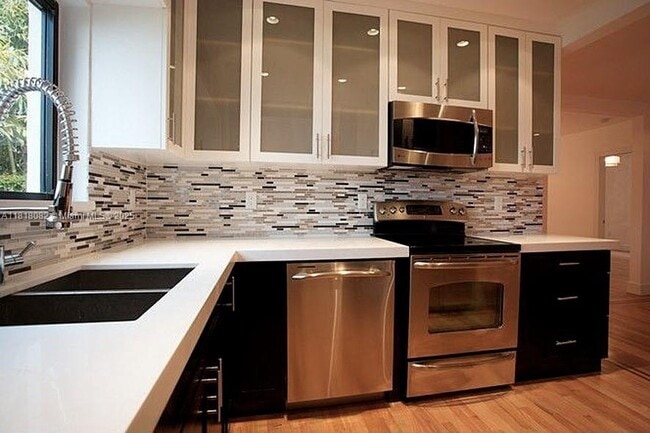 1717 Cortez St, Coral Gables, FL 33134 - photo 5