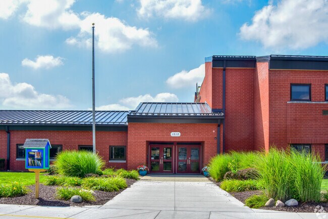 Mary Lou Cowlishaw Elementary School is a highly-rated, public school located in Naperville, IL.