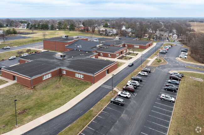 Gardner Elementary School in Columbia, IL prioritizes learning and collaboration.