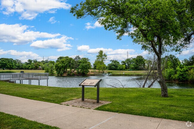 Sonora Park in Kennedale, TX boasts a stunning lake for fishing, boating, and relaxation.