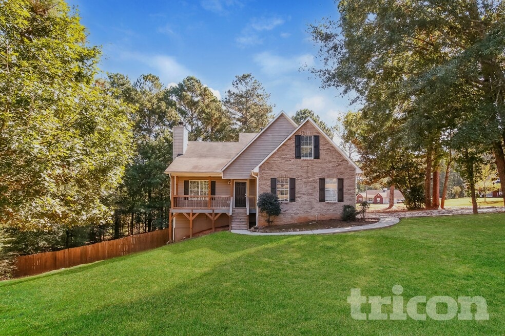 201 Ranch Ct, Locust Grove, GA 30248 - photo 1